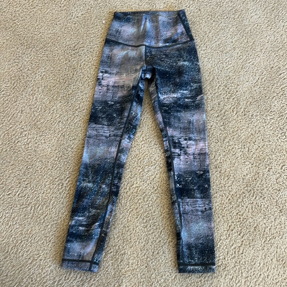 Size 2 Lulu cropped leggings